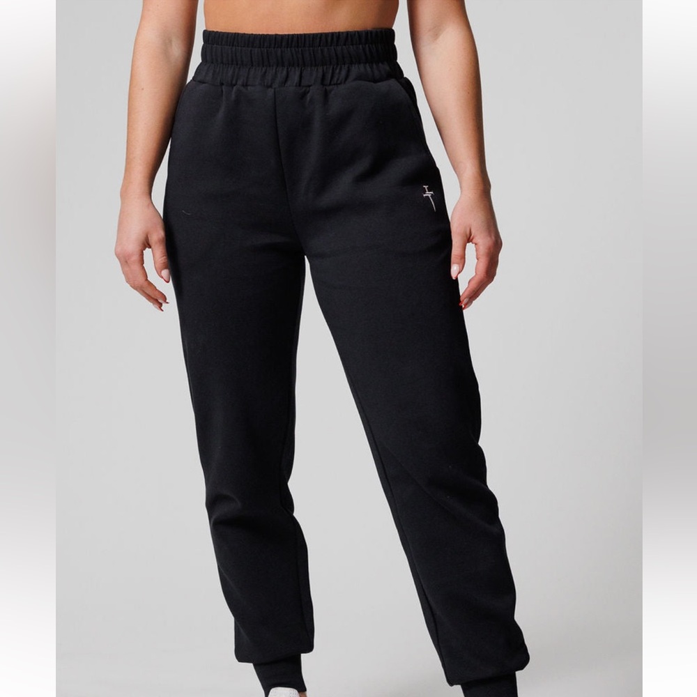 NWOT Three Nails - Women’s Essential Jogger - Size Med - BLACK
